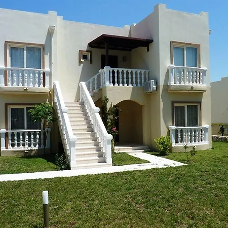 Turquoise Apartment *