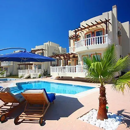 Turquoise Apartment *